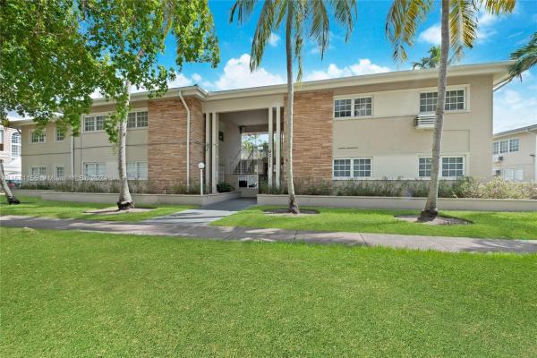Santona, 6511 Santona St #C12, Coral Gables, Florida 33146, image 1