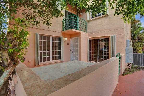 Les Chateaux At International Gardens, 12015 SW 18th Ter #11, Tamiami, Florida 33175, image 1