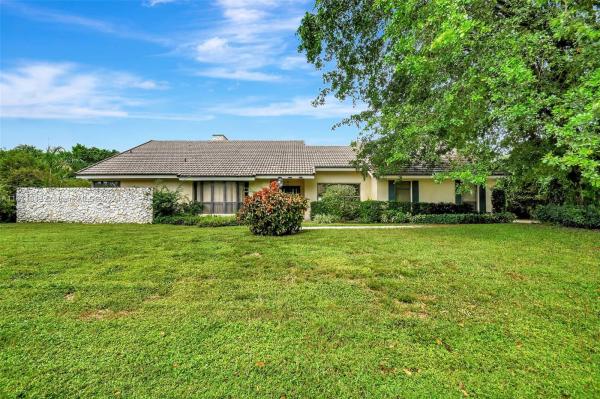 Pine Tree Golf Club, 4543 Gleneagles Dr, Boynton Beach, Florida 33436, image 1