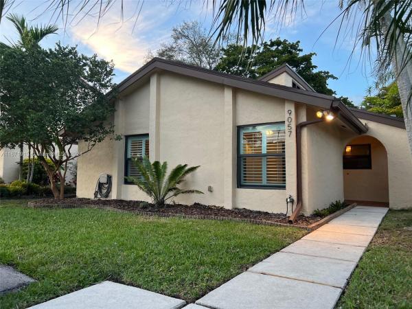 Briar Lake, 9057 SW 129th Ln, Kendall, Florida 33176, image 3