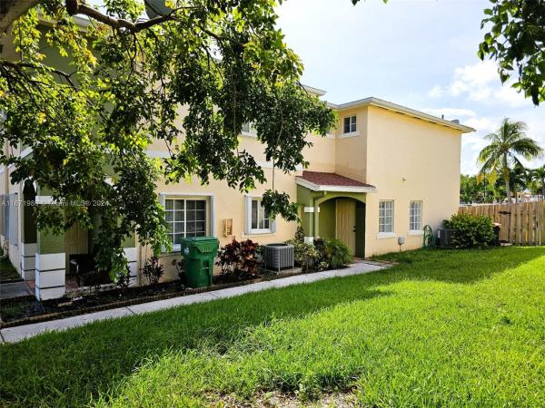 Royale Point Townvillas, 18624 SW 100th Ave #18624, Cutler Bay, Florida 33157, image 1