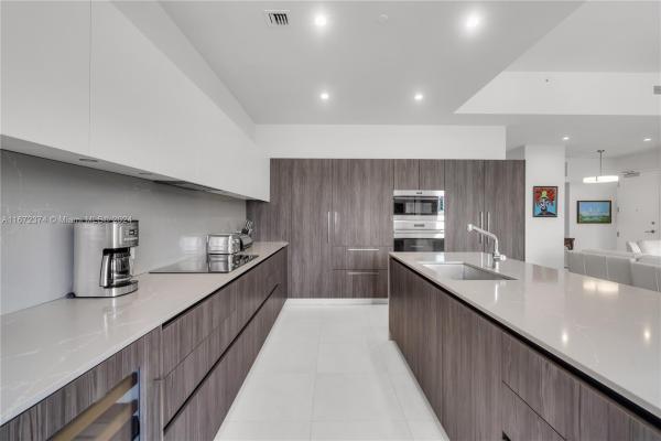 Giralda Place, 275 Giralda Ave #6C, Coral Gables, Florida 33134, image 1