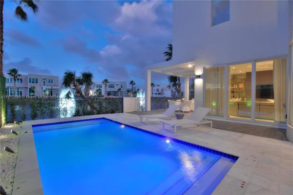 The Mansions At Doral, 10561 NW 67th Ter, Doral, Florida 33178, image 1