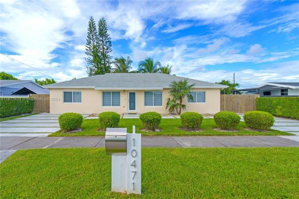 Fairway Plaza, 10471 SW 164th St, Palmetto Estates, Florida 33157, image 1
