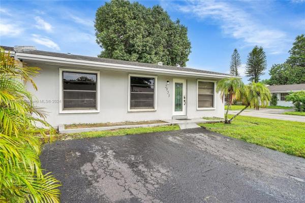 Leslie Estates, 2853 NW 197th Ter, Miami Gardens, Florida 33056, image 3
