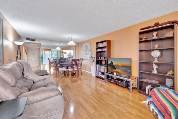 Clairmont, 10568 E Clairmont Cir #303, Tamarac, Florida 33321, image 3