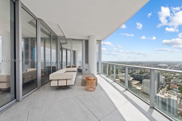 Paramount Miami Worldcenter, 851 NE 1st Ave #5402, Miami, Florida 33132, image 3