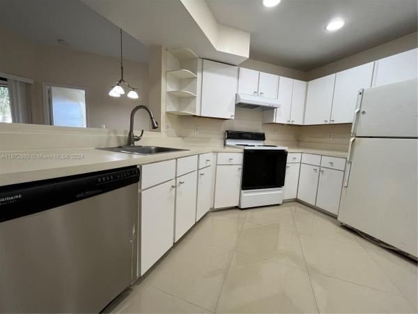 Lakeshore, 1017 Washington Cir #1017H, Homestead, Florida 33034, image 1