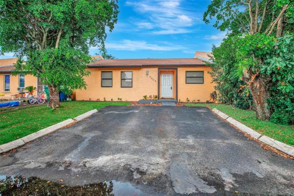 Leslie Estates, 3005 NW 204th Ter, Miami Gardens, Florida 33056, image 1
