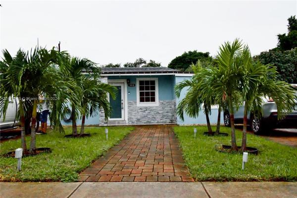 Pine Tree Park, 3030 NW 165th St, Miami Gardens, Florida 33054, image 1