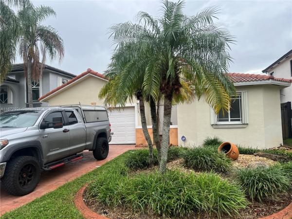 Saminik, 8111 NW 186th Ter, Hialeah, Florida 33015, image 1