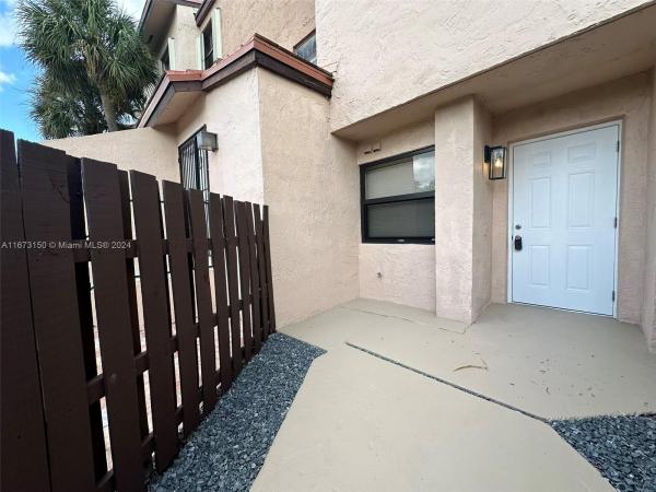Indian Summer Village, 545 W Park Dr #7, Fountainebleau, Florida 33172, image 1