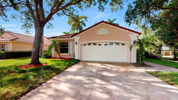 Brittany Bay At Silver Lakes, 18015 NW 21st St, Pembroke Pines, Florida 33029, image 1