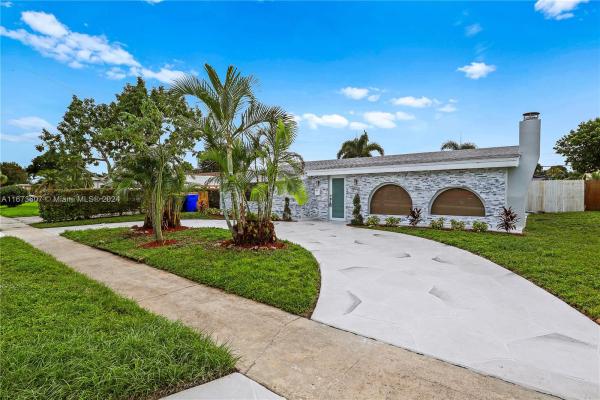 Driftwood Plaza, 6510 Scott St, Hollywood, Florida 33024, image 1