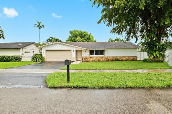 Calusa Club Estates, 13481 SW 99th Ter, The Crossings, Florida 33186, image 1