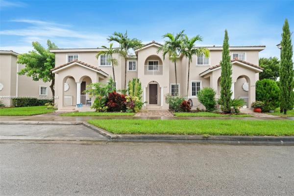 Mandarin Lakes, 27518 SW 143rd Ave, Naranja, Florida 33032, image 1