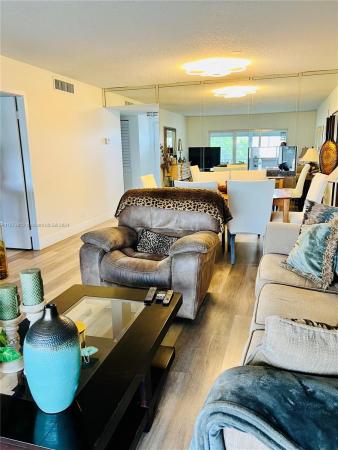 Danians North, 600 NE 2nd St #313, Dania Beach, Florida 33004, image 1