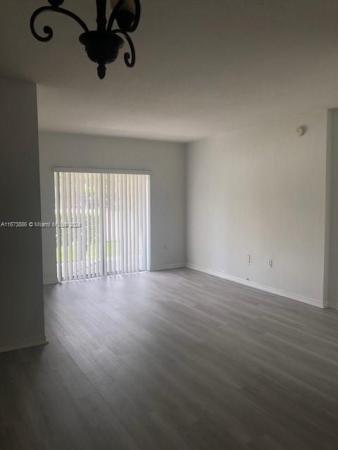 Keystone Courts, 9300 Fontainebleau Blvd #E109, Fountainebleau, Florida 33172, image 3