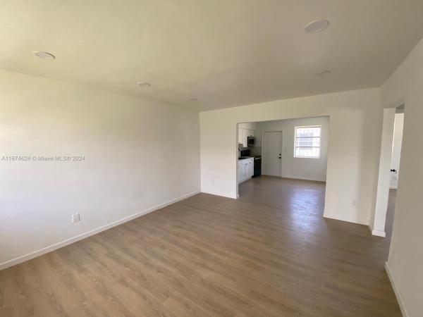 Pinewood Park, 722 NW 108th St, Pinewood, Florida 33168, image 2