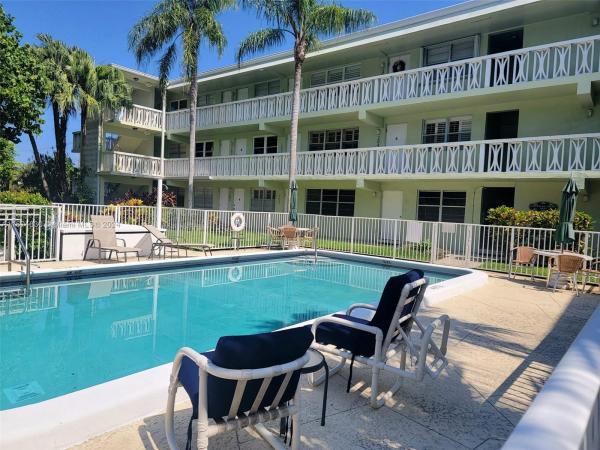 Gateway Arms, 1900 NE 8th Ct #203, Fort Lauderdale, Florida 33304, image 1