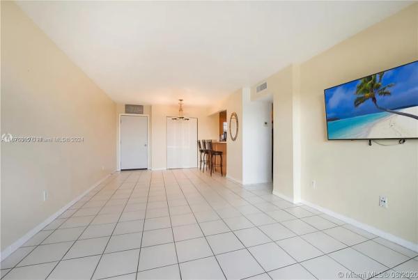Pineside, 8895 Fontainebleau Blvd #503, Fountainebleau, Florida 33172, image 1