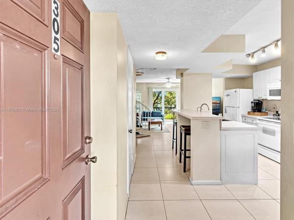 Tennis Club Davis, 670 Tennis Club Dr #305, Fort Lauderdale, Florida 33311, image 1