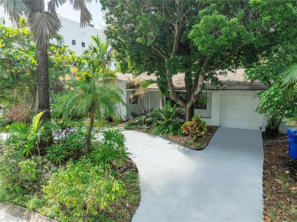 Glencoe, 3540 E Glencoe St, Miami, Florida 33133, image 1