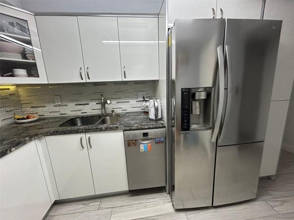 De Soto Park South, 801 Three Islands Blvd #518, Hallandale Beach, Florida 33009, image 1