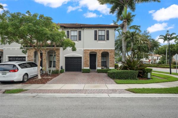 Silver Palms East, Princeton, Florida 33032, image 1