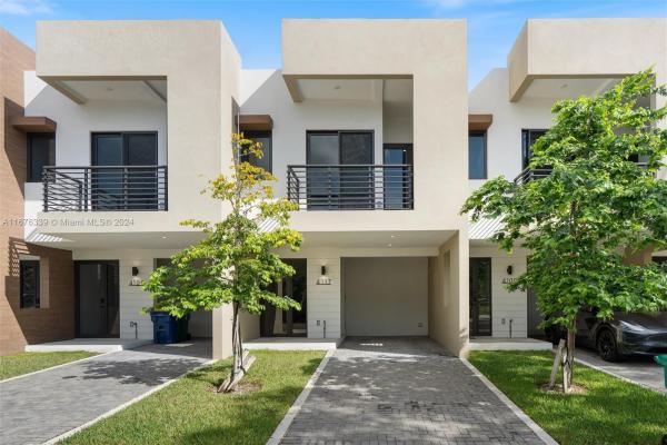 Oaks Place, 5485 W Oak Way #5485, Dania Beach, Florida 33314, image 1