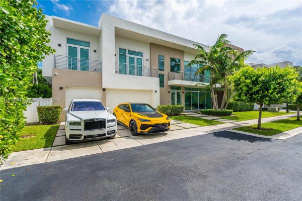 The Mansions At Doral, 10498 NW 67th Ter, Doral, Florida 33178, image 1