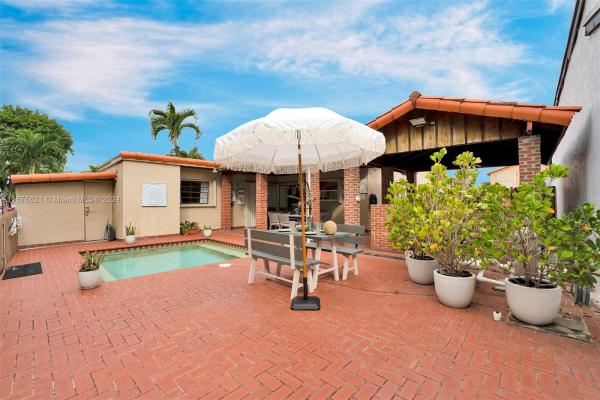 Hacienda Estates, 11530 SW 32nd Ln, University Park, Florida 33165, image 1