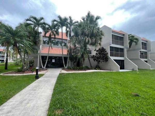 Racquet Club At Bonaventure, 230 Lakeview Dr #106, Weston, Florida 33326, image 1
