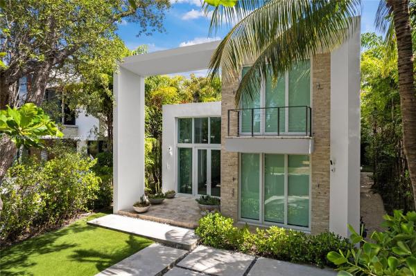 Surprise Lake, 335 W 46th St, Miami Beach, Florida 33140, image 1