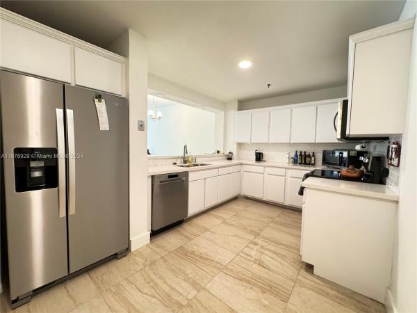 Tidemark At Key Colony, 201 N Crandon Blvd #324, Key Biscayne, Florida 33149, image 1