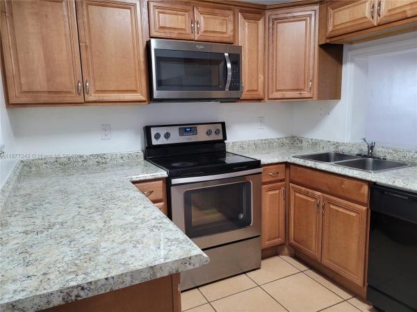 Country Lane, 17000 NW 67th Ave #429, Hialeah, Florida 33015, image 1