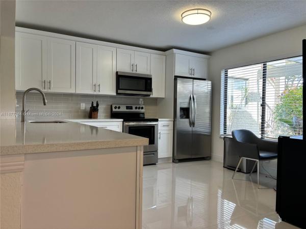 Fairway Park At Indian Spring, 5505 Fairway Park Dr #102, Boynton Beach, Florida 33437, image 2