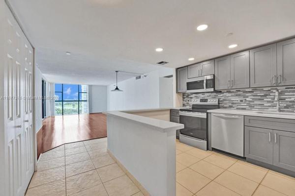 Waterview 1, 20505 E Country Club Dr #938, Aventura, Florida 33180, image 1