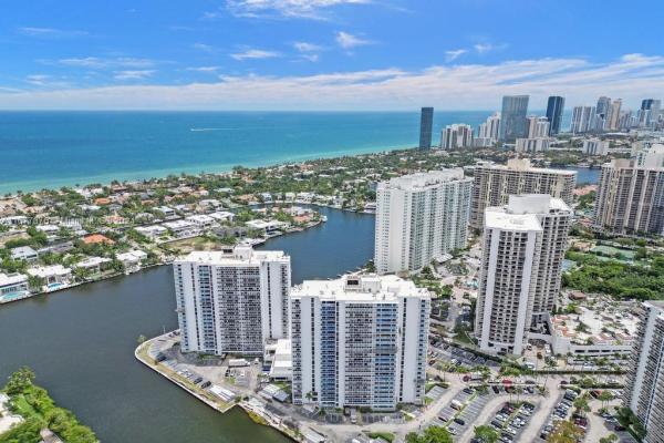 Waterview 1, 20505 E Country Club Dr #938, Aventura, Florida 33180, image 3
