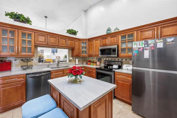 La Mirage, 3285 W Inverrary Blvd W, Lauderhill, Florida 33319, image 1