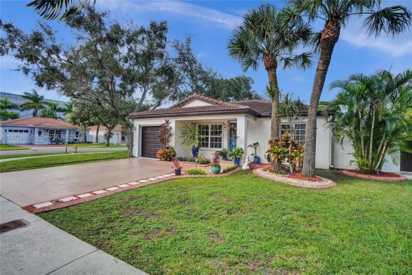 Lakes On The Green North, 9133 NW 190th Ter, Hialeah, Florida 33018, image 1