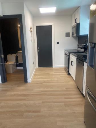 Trailer City, 2425 NE 135th Ln, North Miami Beach, Florida 33181, image 3