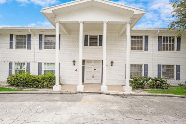 Imperial Point Colonnades, 6600 NE 22nd Way #2303, Fort Lauderdale, Florida 33308, image 1