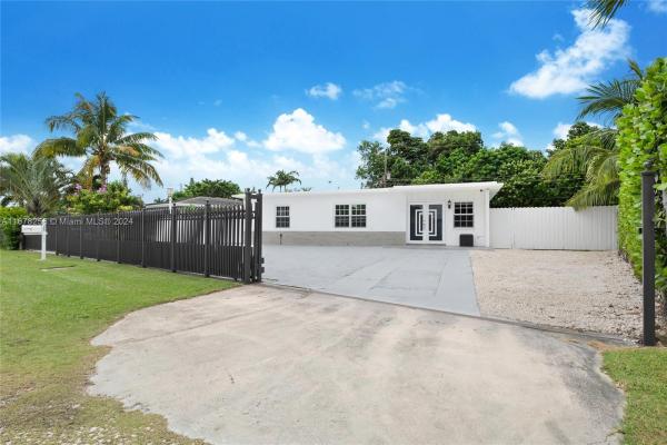 Leisure City Residential, 28920 Louisiana Rd, Leisure City, Florida 33033, image 1