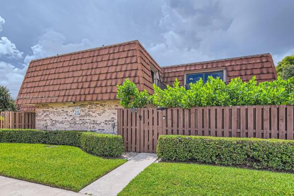 Camelot Lakes, 4082 Forest Hill Dr, Cooper City, Florida 33026, image 1