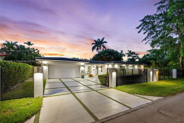 Sunrise Point, 105 W Sunrise Ave, Coral Gables, Florida 33133, image 1