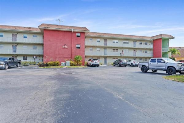 Applegreen, 605 S State Road 7 #3G, Margate, Florida 33068, image 1