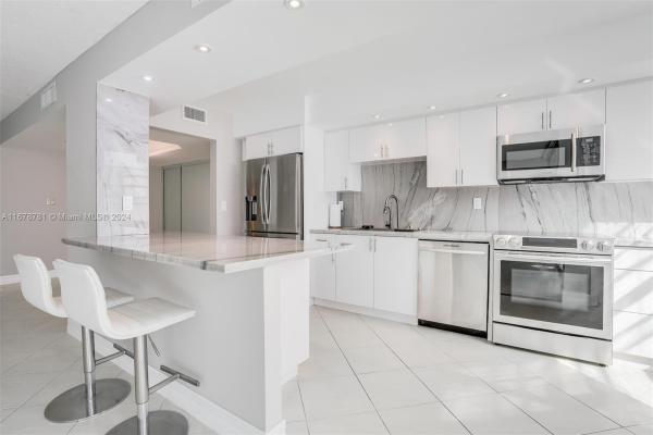 Del Prado, 18071 Biscayne Blvd #1204, Aventura, Florida 33160, image 1