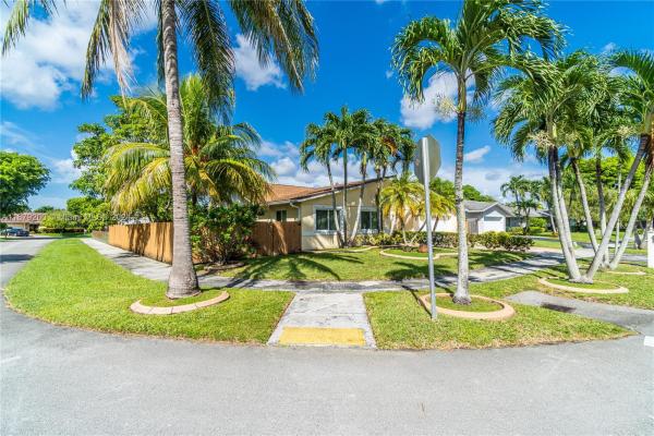 Killian Pines, 11750 SW 113th Pl, Kendall, Florida 33176, image 1