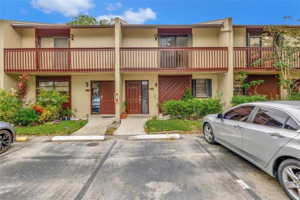 Villager Townhomes, 865 NW 47th St, Deerfield Beach, Florida 33064, image 1